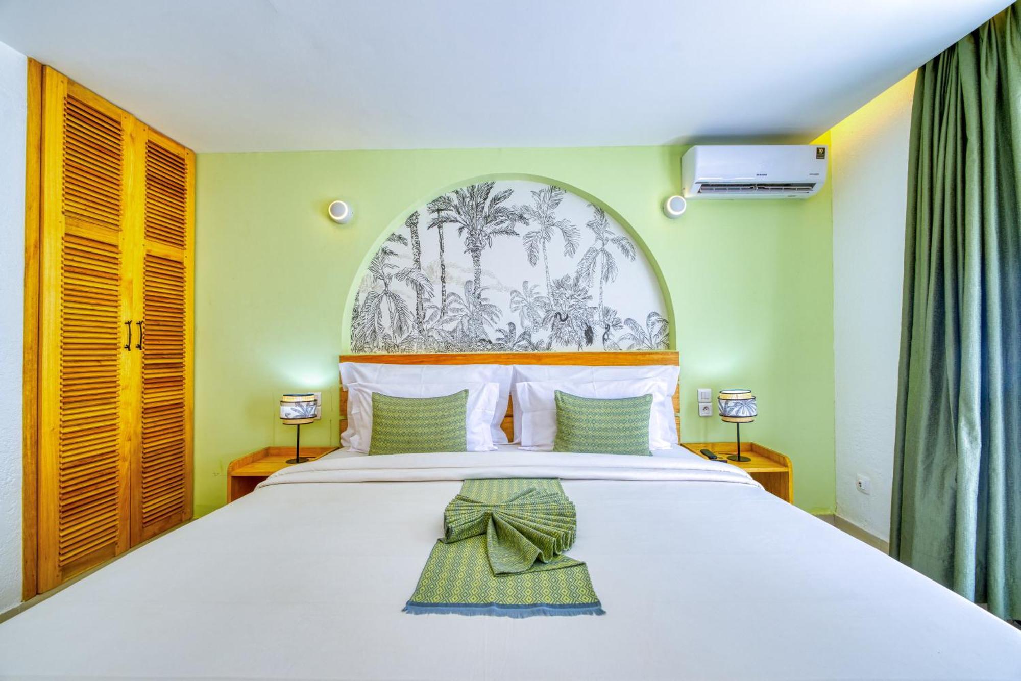 Hotel Africa Queen La La Somone Extérieur photo