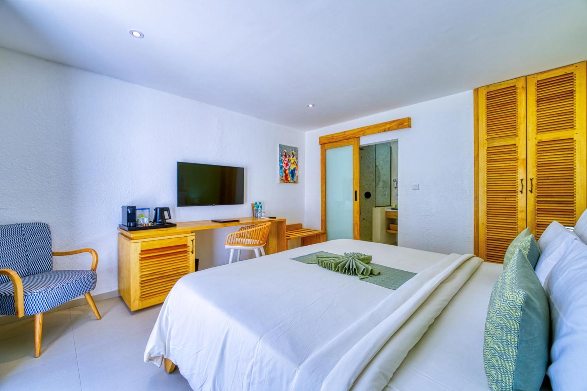 Hotel Africa Queen La La Somone Extérieur photo